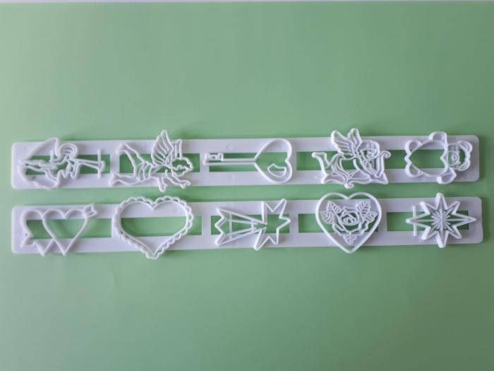 Вирубка кондитерська для мастики оборки тіста та торта пластикова 2 штуки Каттер для кондитера 24 см