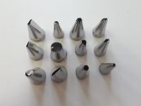 Набір кондитерських насадок для крему та прикраси тортів з нержавіючої сталі 12 штук D 1,5/2,3 cm H 3,8 cm