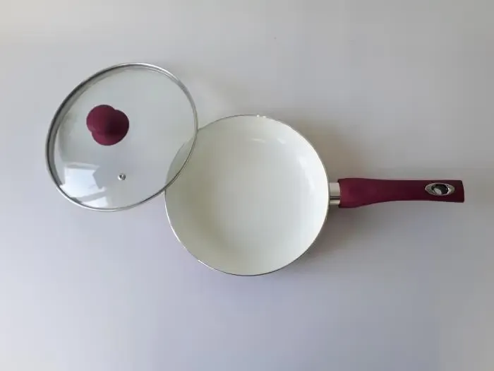 Сковорода з антипригарним керамічним покриттям з крышкою лиловая D 24