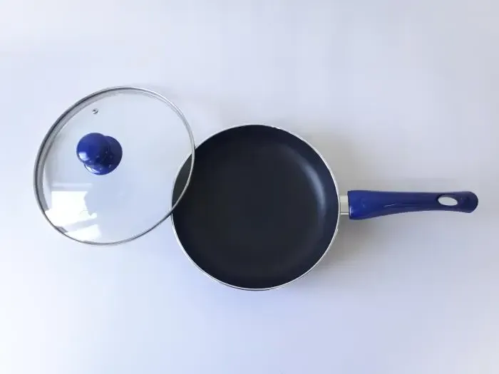 Сковорода з антипригарним тефлоновим покриттям зі стекляною крышкою D 26 cm H 5,5 cm синя