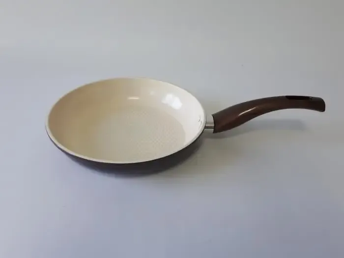 Сковорода з антипригарним керамічним покриттям  D 24 cm H 5,5 cm L 43 cm браун
