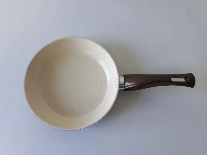 Сковорода з  антипригарним керамичним покриттям D 26 cm H 6 cm L 46 cm браун