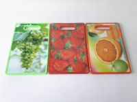 Дошка обробна прямокутна пластикова кухонна з малюнком 3D для нарізування овочів та продуктів 29*20 cm