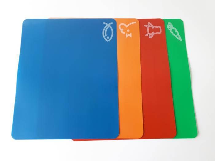 Дошка обробна пластикова для нарізування овочів гнучка для кухні в наборі 4 штуки для нарізки 33,5*27 cm