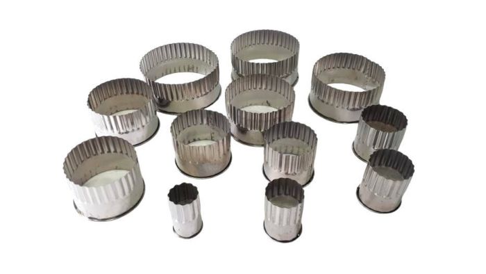 Вирубка кругла для тіста печива та пряників кондитерська нержавіюча сталь Форми для вирізування тіста набір 12 штук