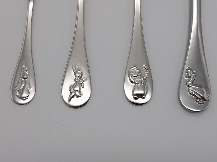 Набір дитячих столових приборів з нержавійки подарунковий в упаковці для дітей