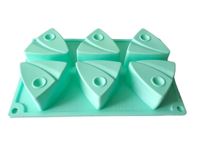 Форма силіконова кондитерська для випічки тістечок і десертів Трикутники 6 штук 23,5*15*4 сm